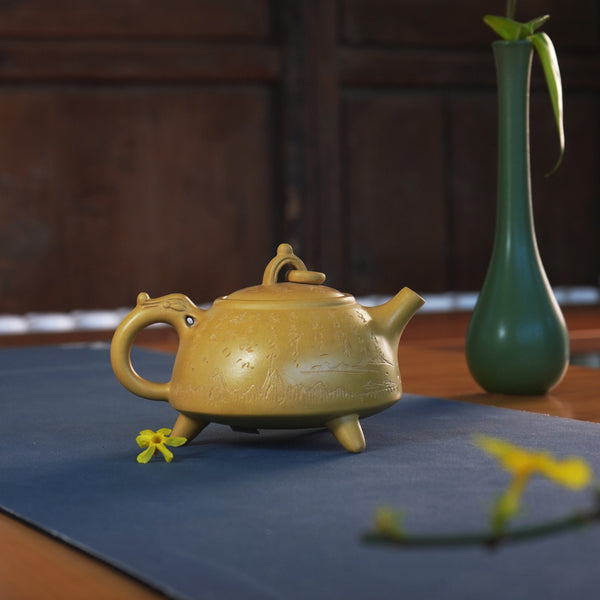 Yellow Duan Clay Coiling Dragon Tripod Teapot / Hand-Carved Ring-Shaped Knob 350CC
